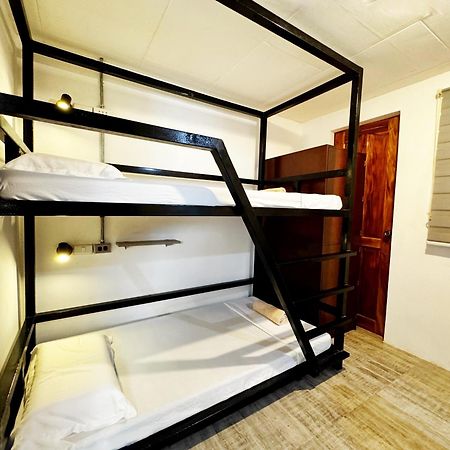 Ocean Breeze Hostel By Daily Sweet Moalboal Luaran gambar