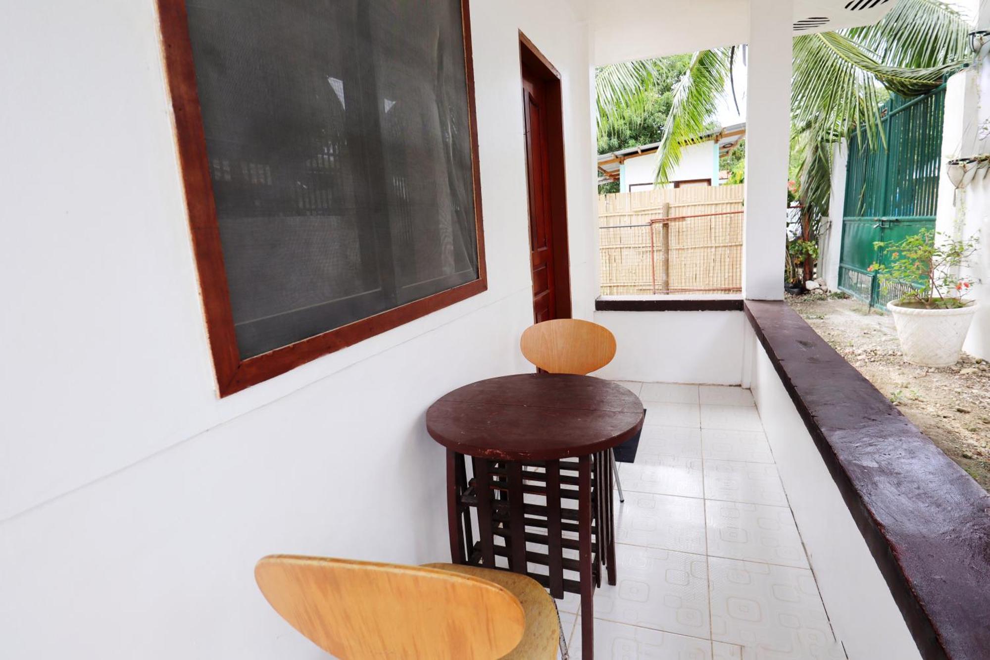 Ocean Breeze Hostel By Daily Sweet Moalboal Luaran gambar