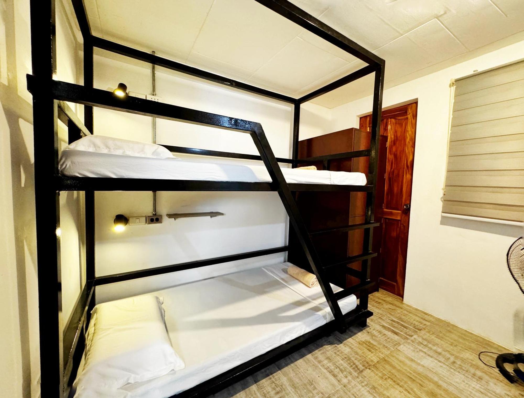 Ocean Breeze Hostel By Daily Sweet Moalboal Luaran gambar
